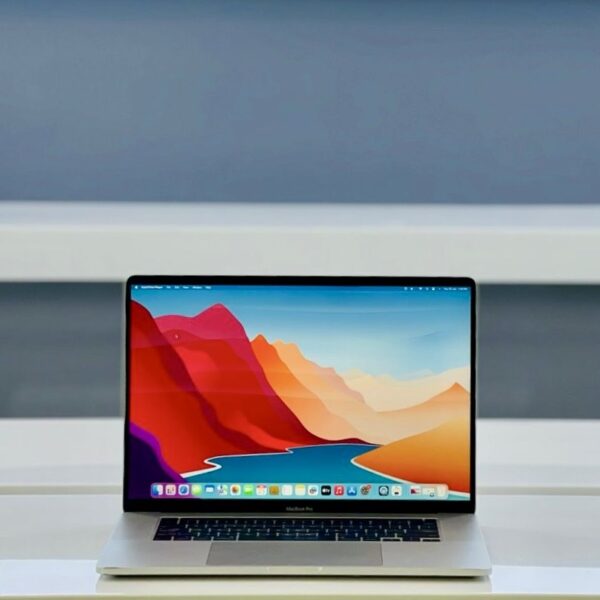 MacBook Pro 16” TouchBar • A2141 - Image 2