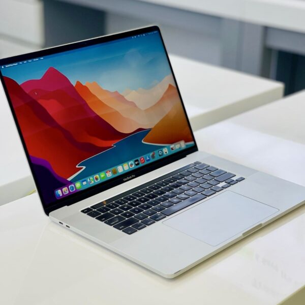 MacBook Pro 16” TouchBar • A2141 - Image 4